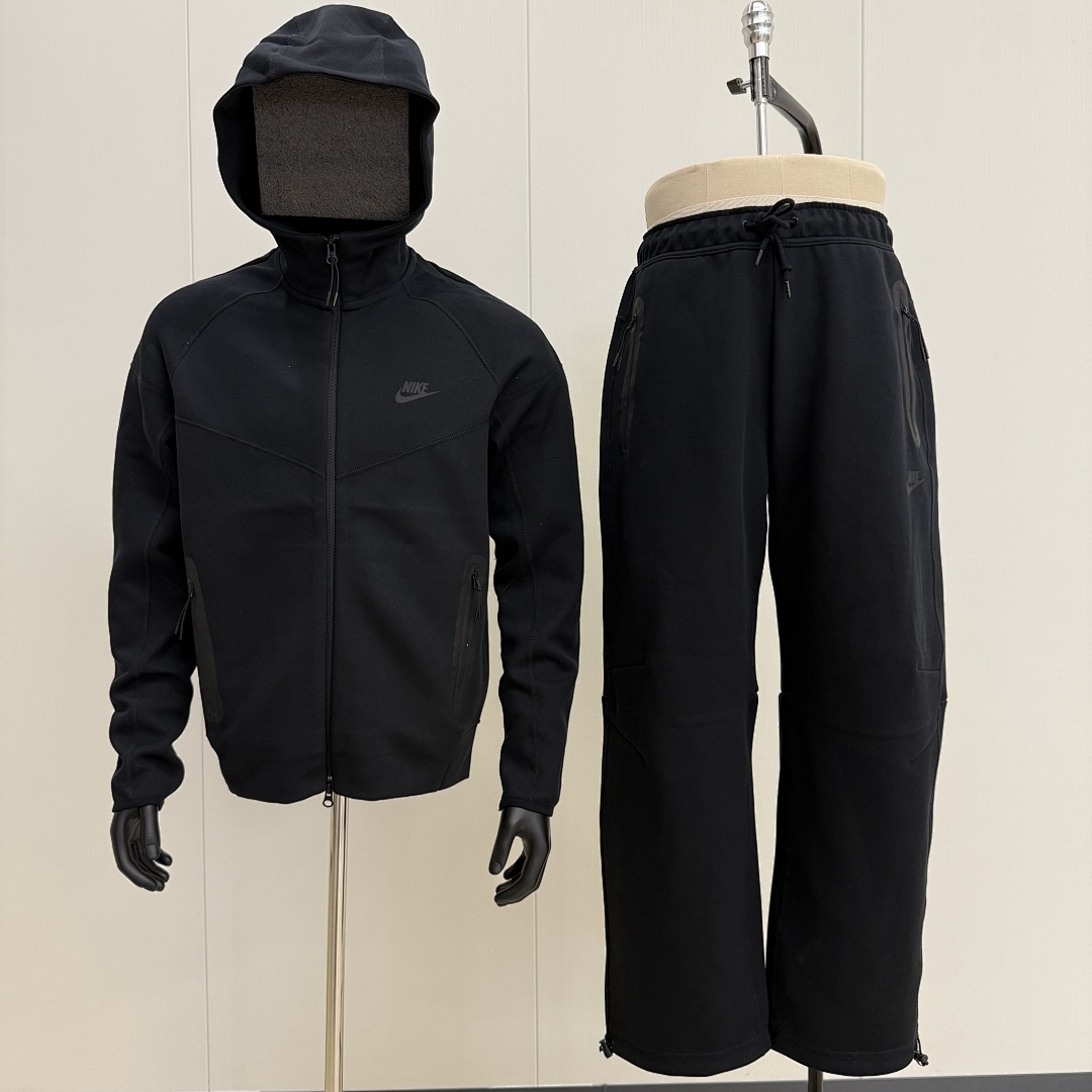 Nike Tech Fleece Classic Baggy Tracksuit - Image 2