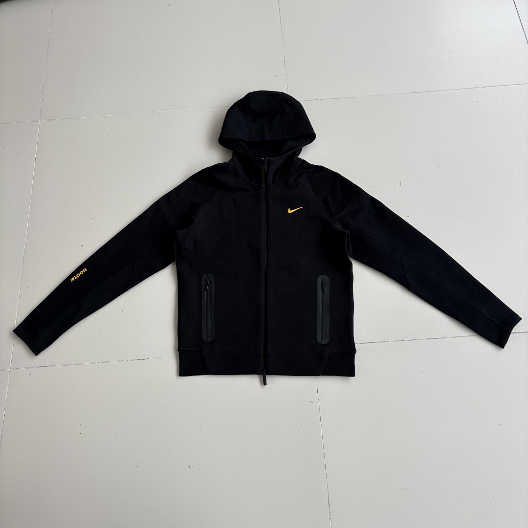 Nike Tech Fleece Tracksuit (Black) - Image 16
