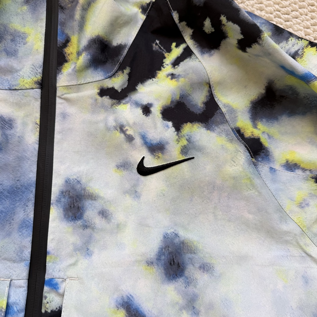Nike jacket - Image 18