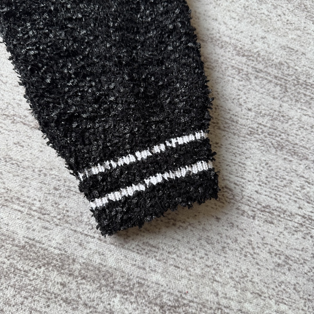 Supreme sweater - Image 11