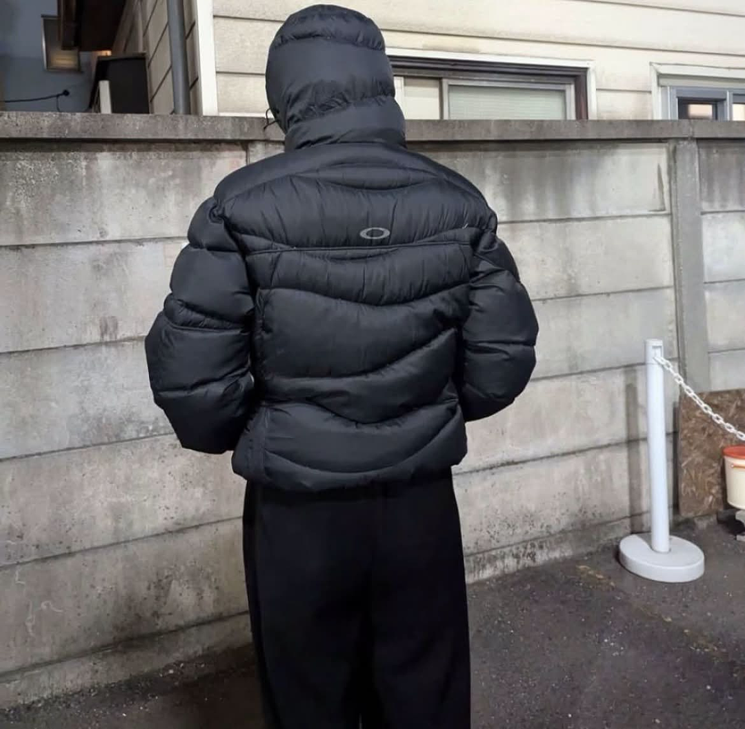 Oakley Puffer Black Outdoor Jacket2 - Image 2