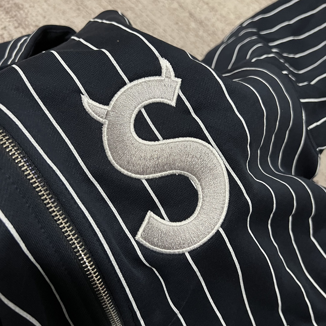 Supreme White Line Hoodie - Image 8