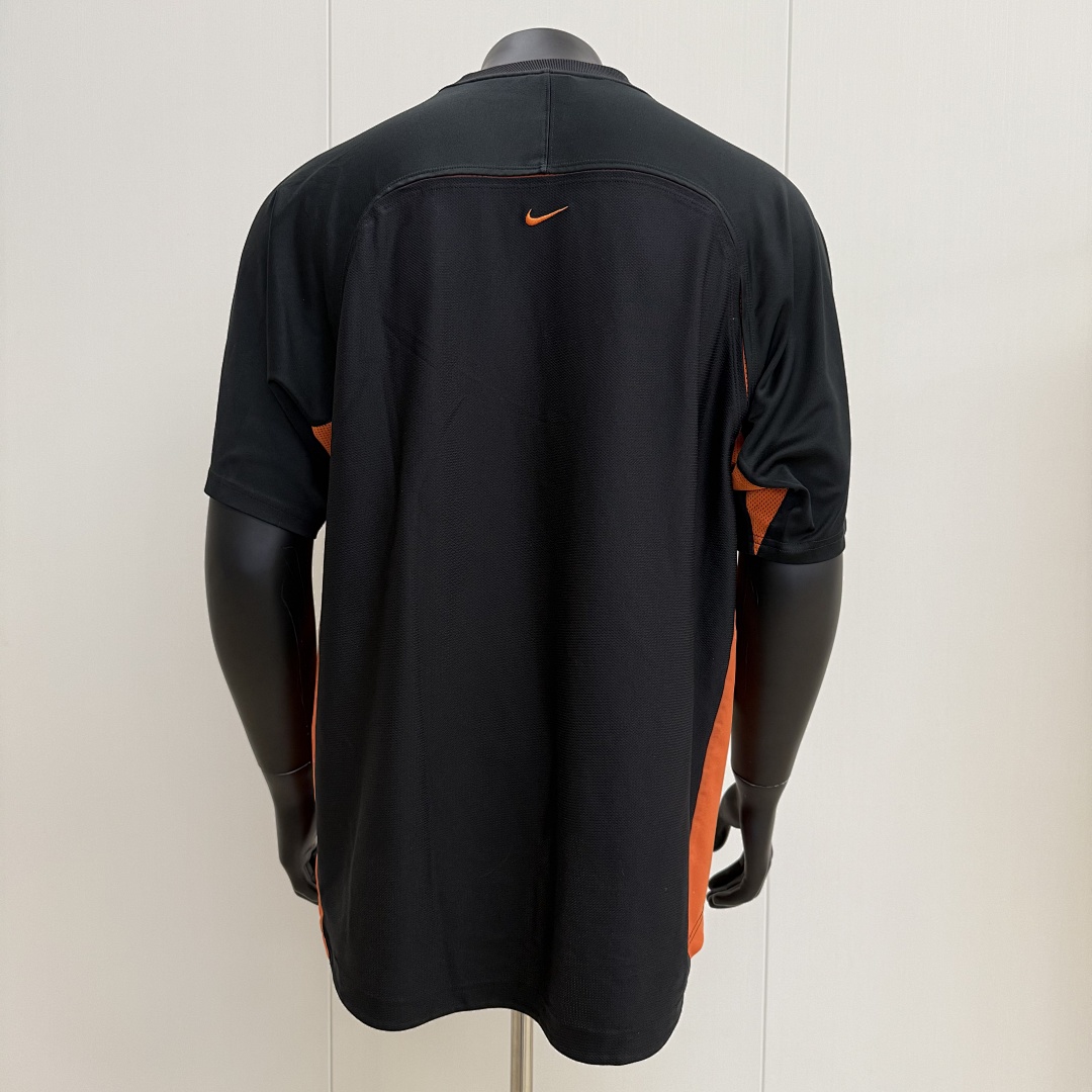Nike Tn Jersey (Black And Gold) - Image 8