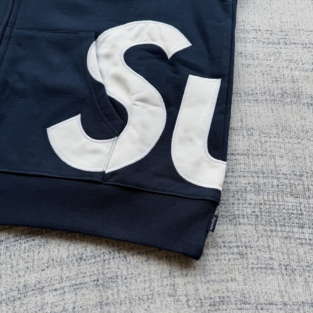Supreme Big Logo Hoodie - Image 10