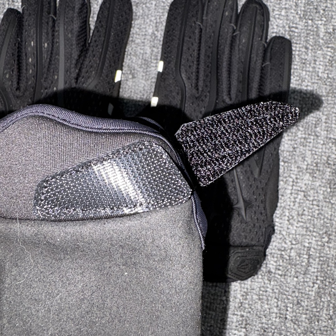 Nike Gloves - Image 9