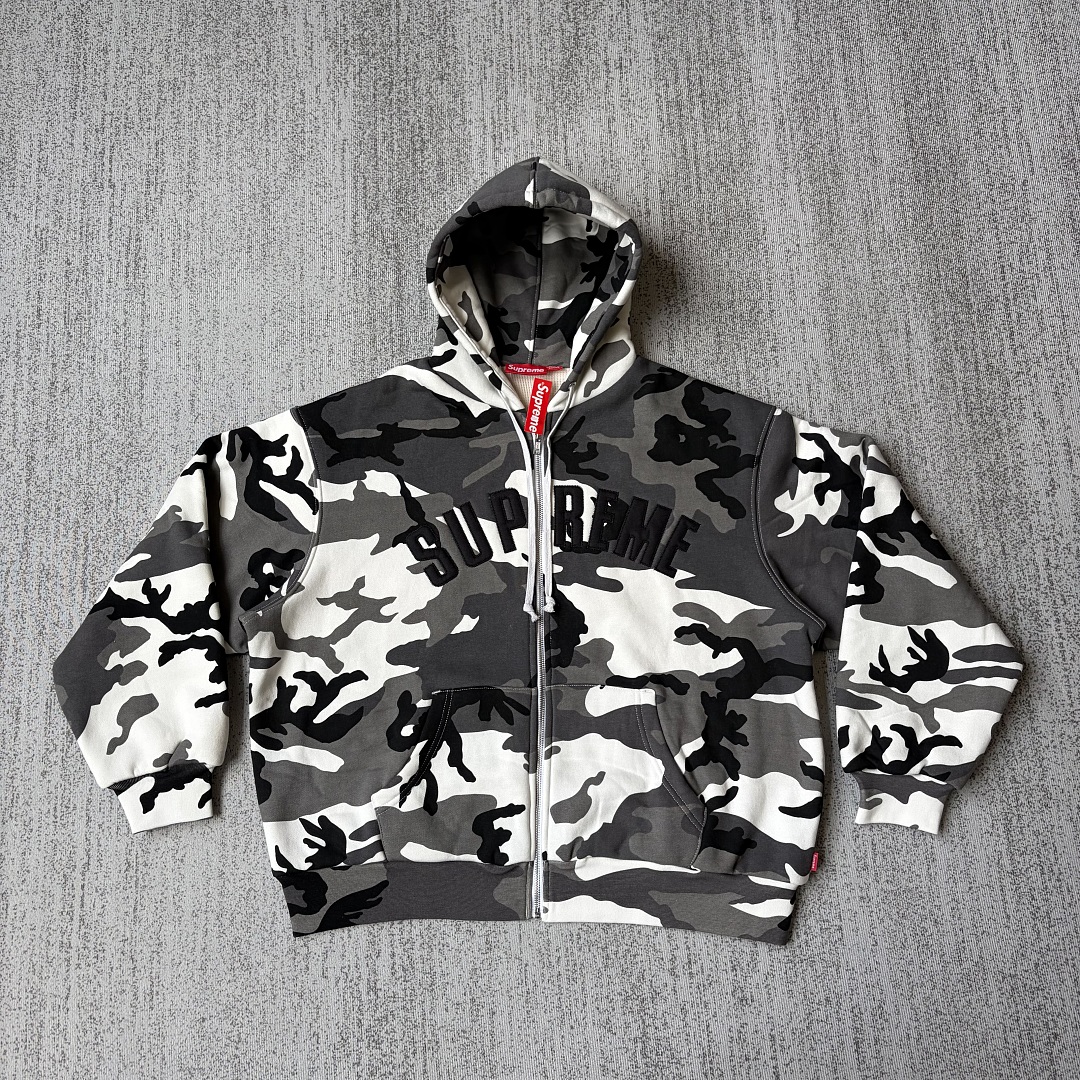 Supreme Zipper Sweatshirt