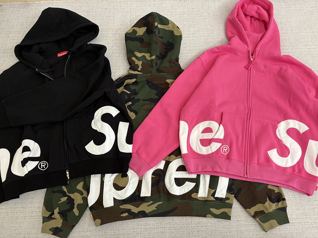 Supreme Big Logo Hoodie - Image 5