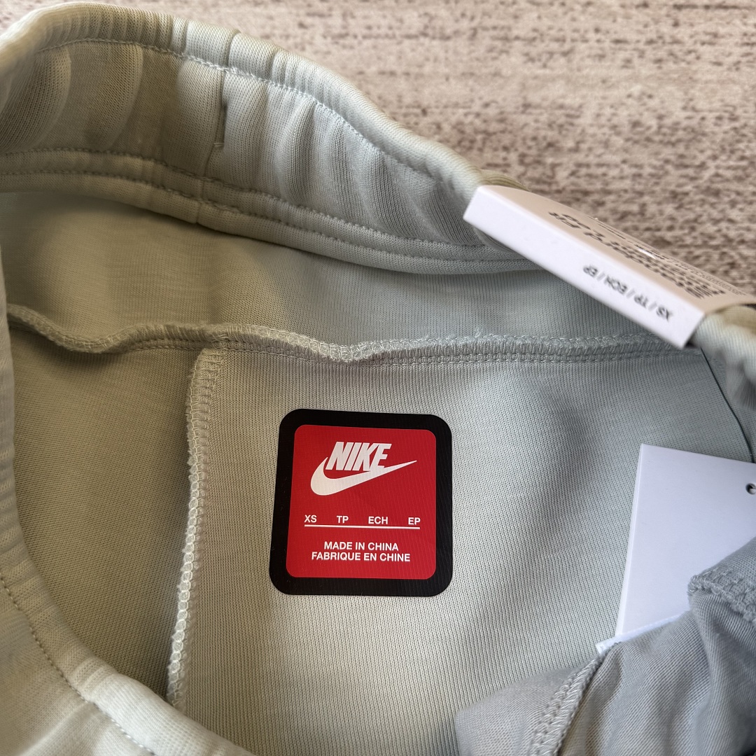 Nike New Tech Fleece (Grey) - Image 23