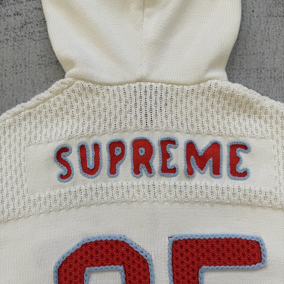 Supreme sweater - Image 14