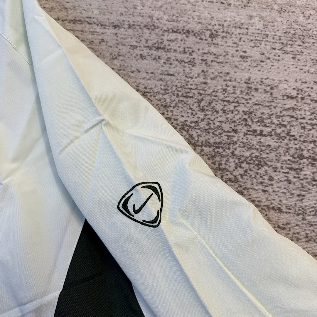 Vintage Brazil tracksuit - Image 9