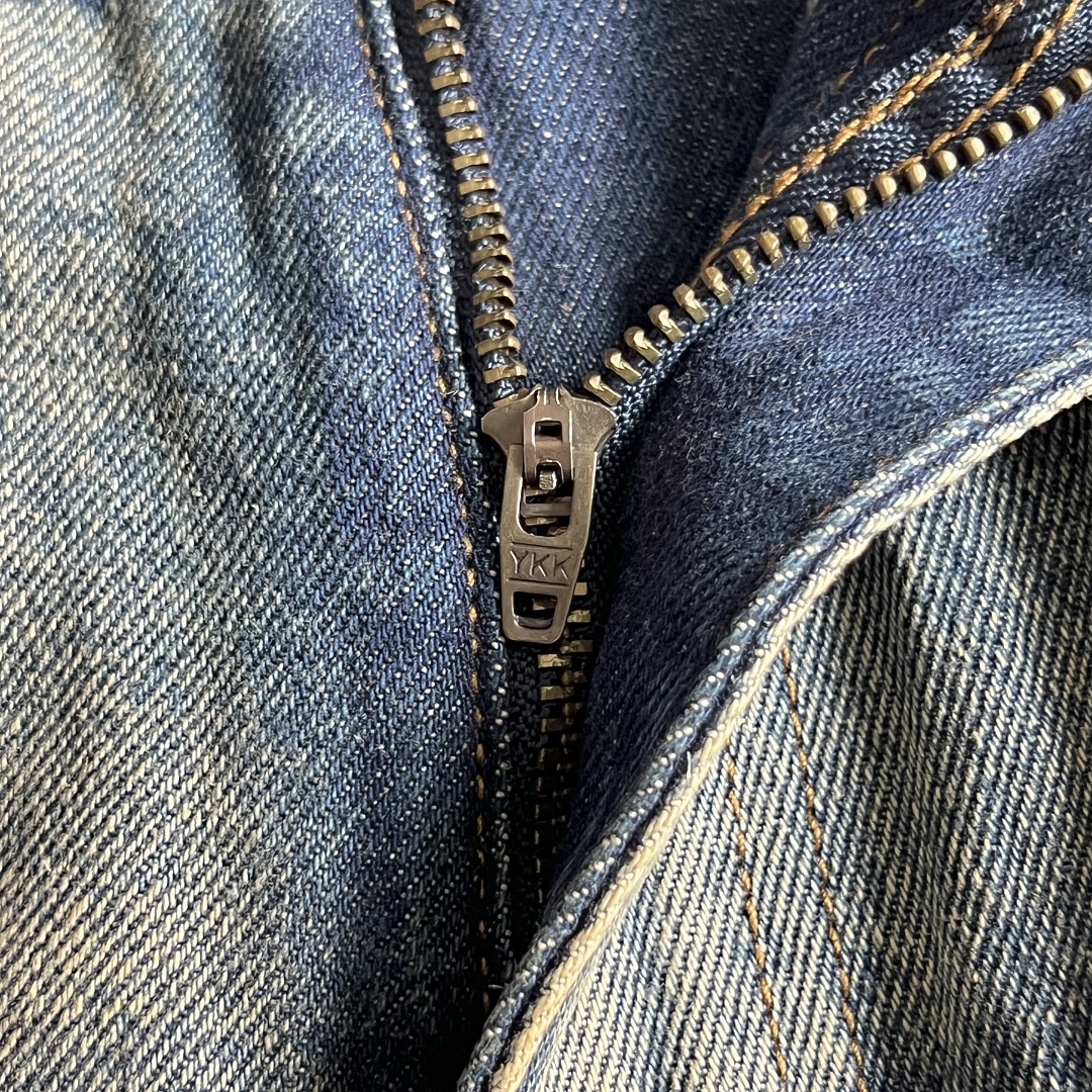Carhartt Distressed Vintage Washed Blue Jeans - Image 10