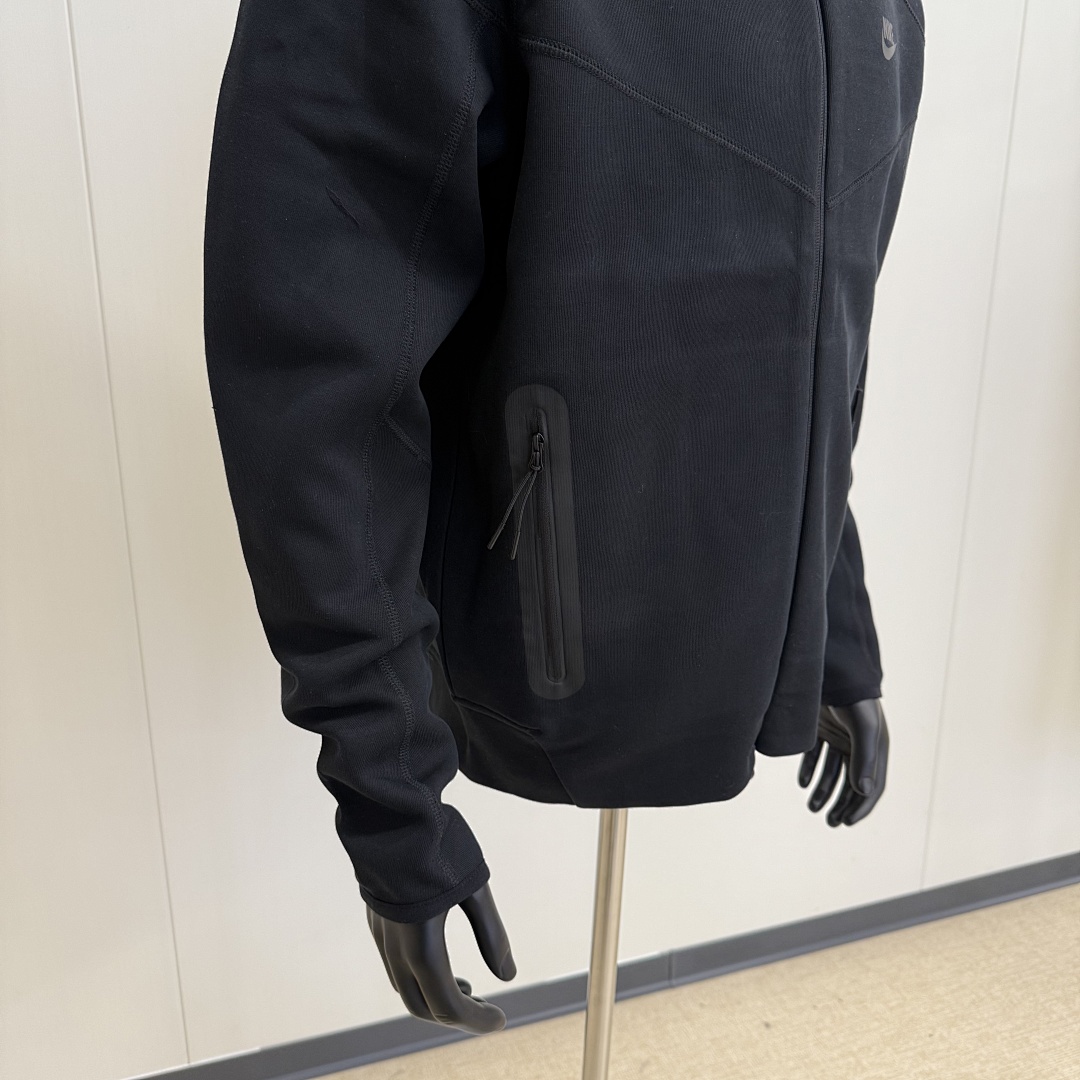 Nike Tech Fleece Classic Baggy Tracksuit - Image 6