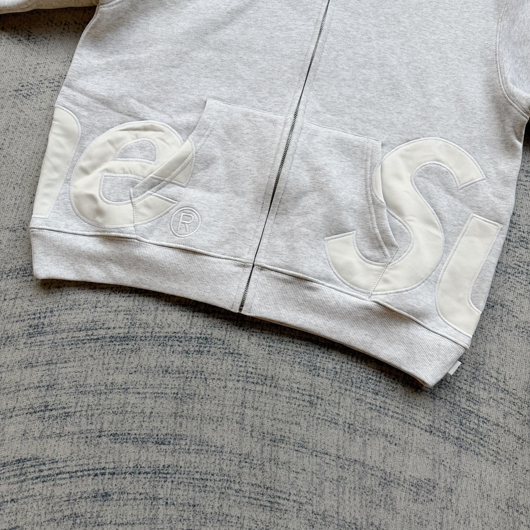Supreme Big Logo Hoodie - Image 6