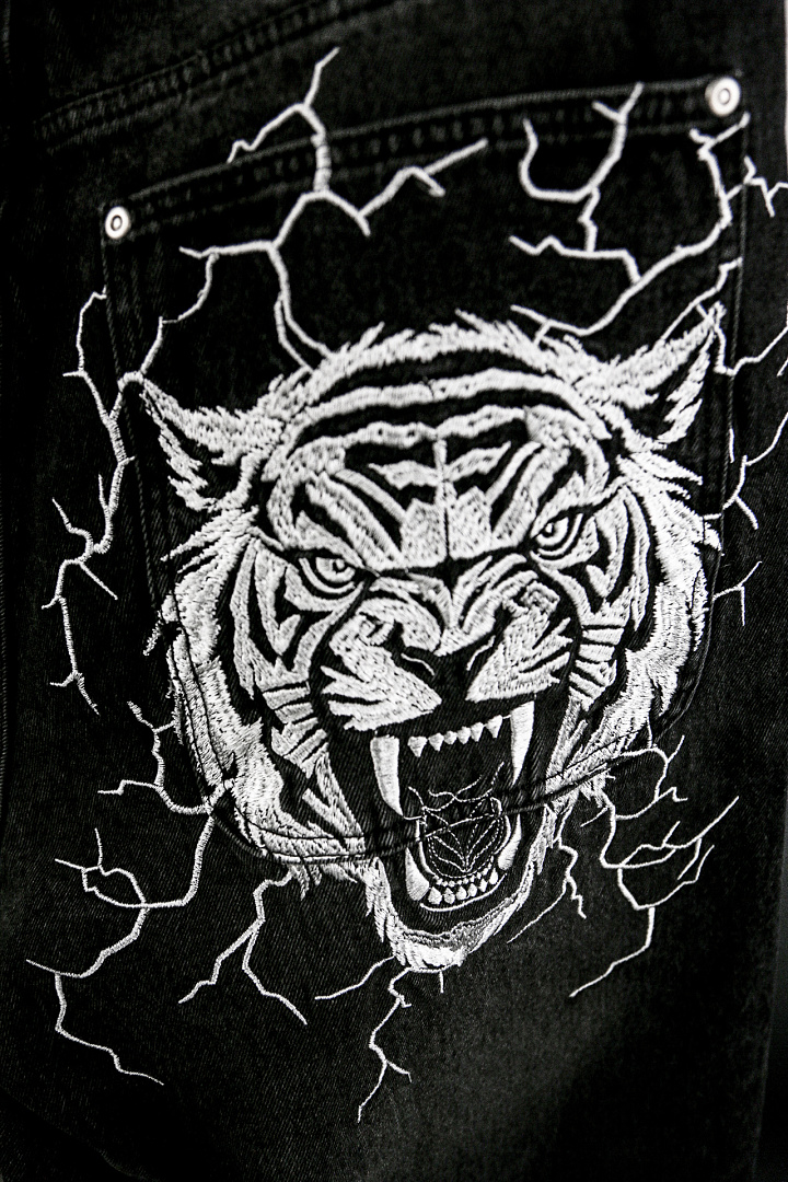 Mobius Tiger Jorts - Image 8