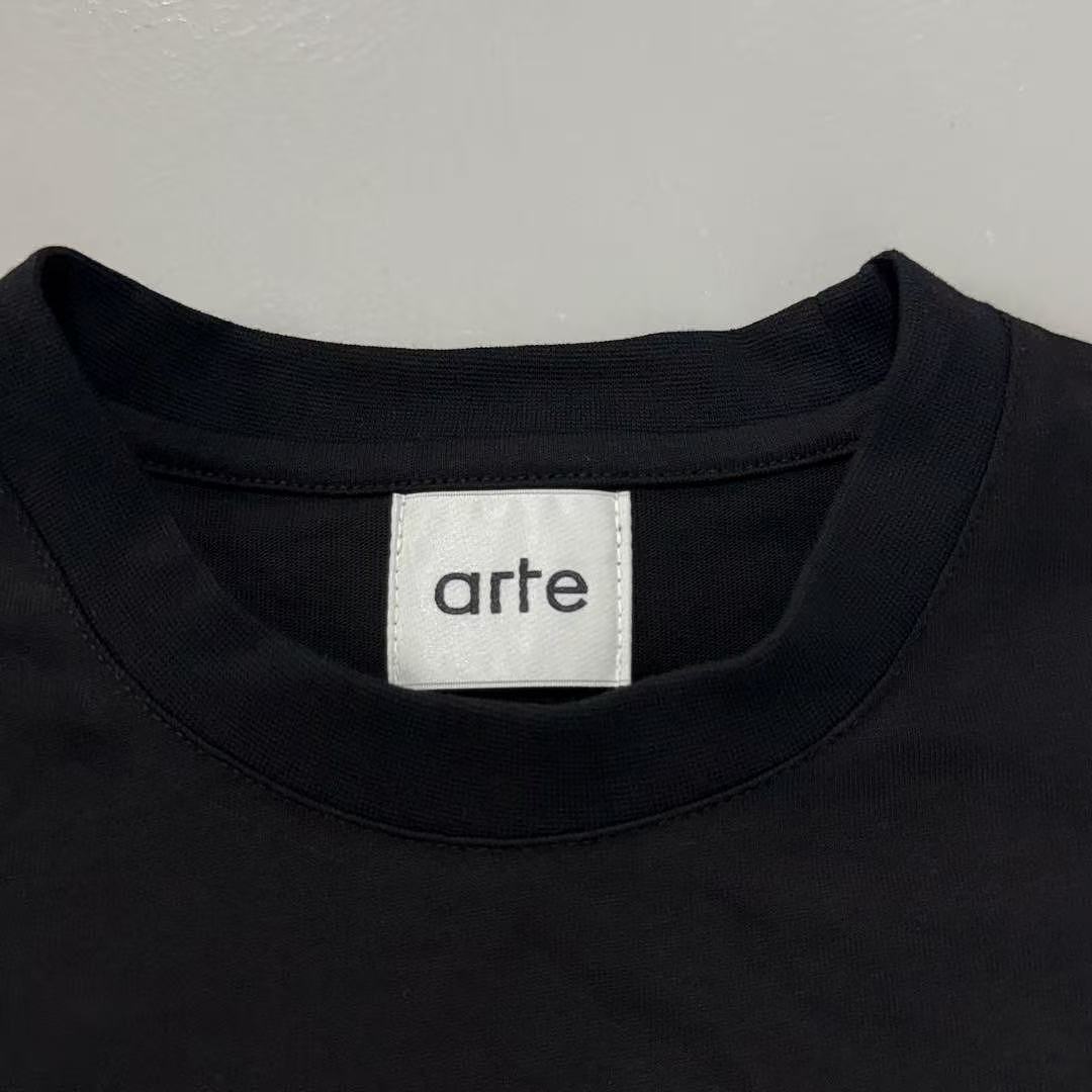 Arte Antwerp Diels Scribble Heart-Hands T-Shirt - Image 12