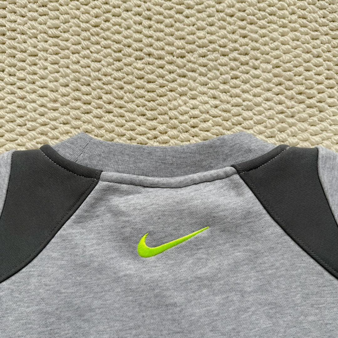 Pa Crew Neck Sweatshirt - Image 8