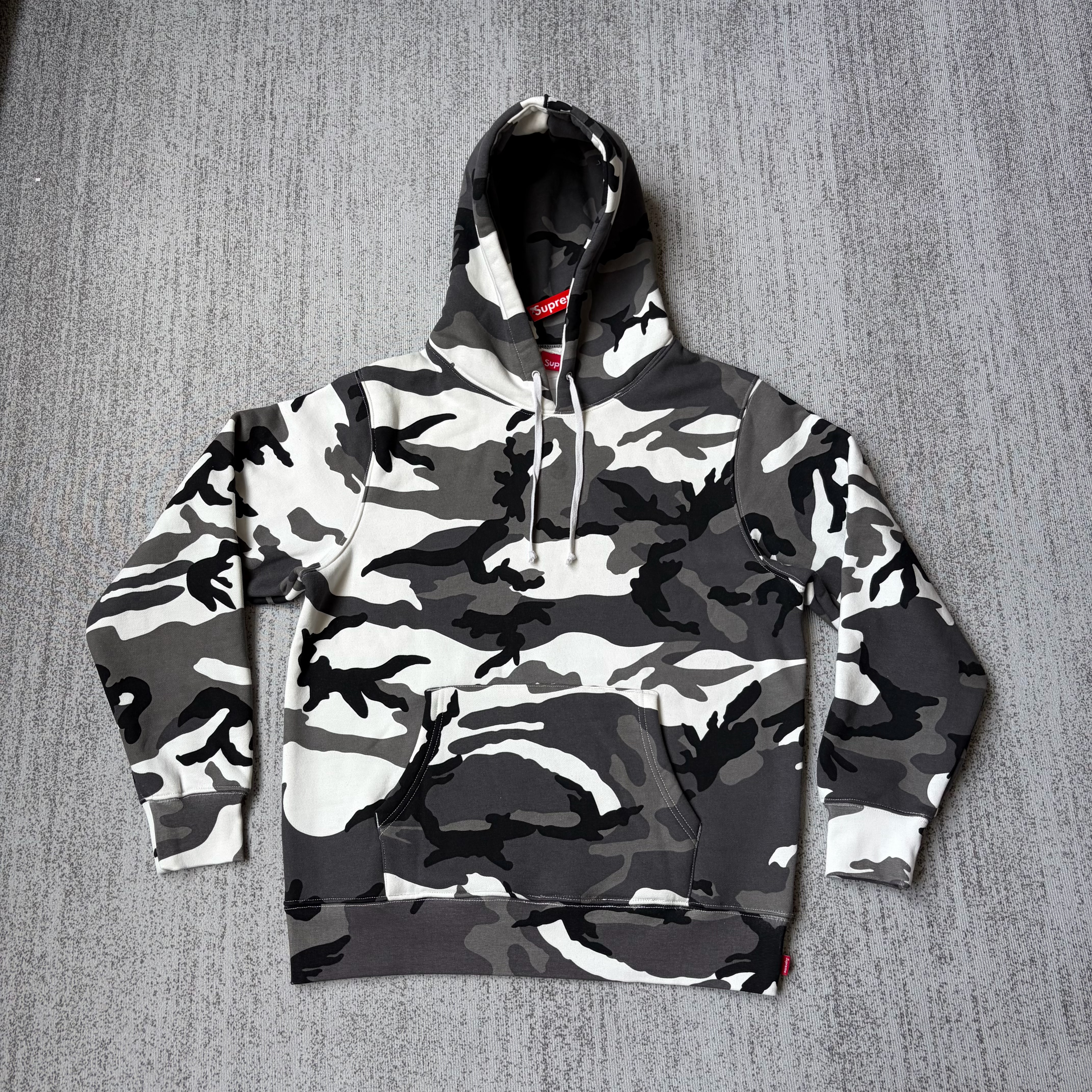 Supreme hoodie - Image 9