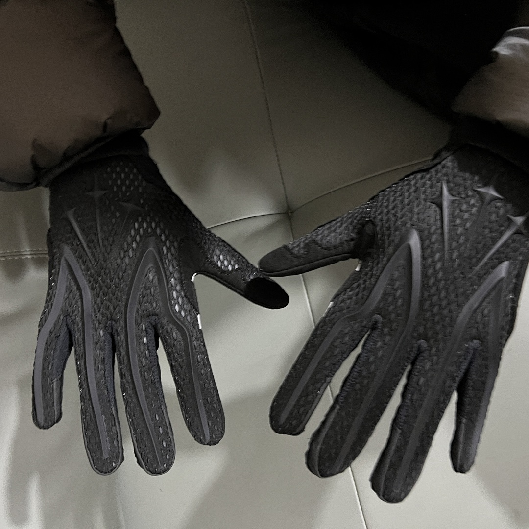 Nike Gloves - Image 22