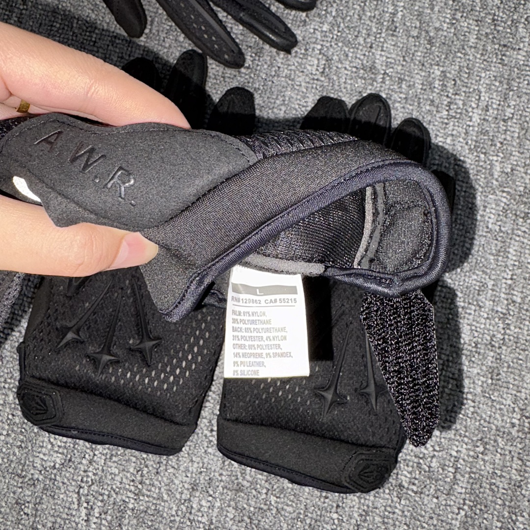 Nike Gloves - Image 10