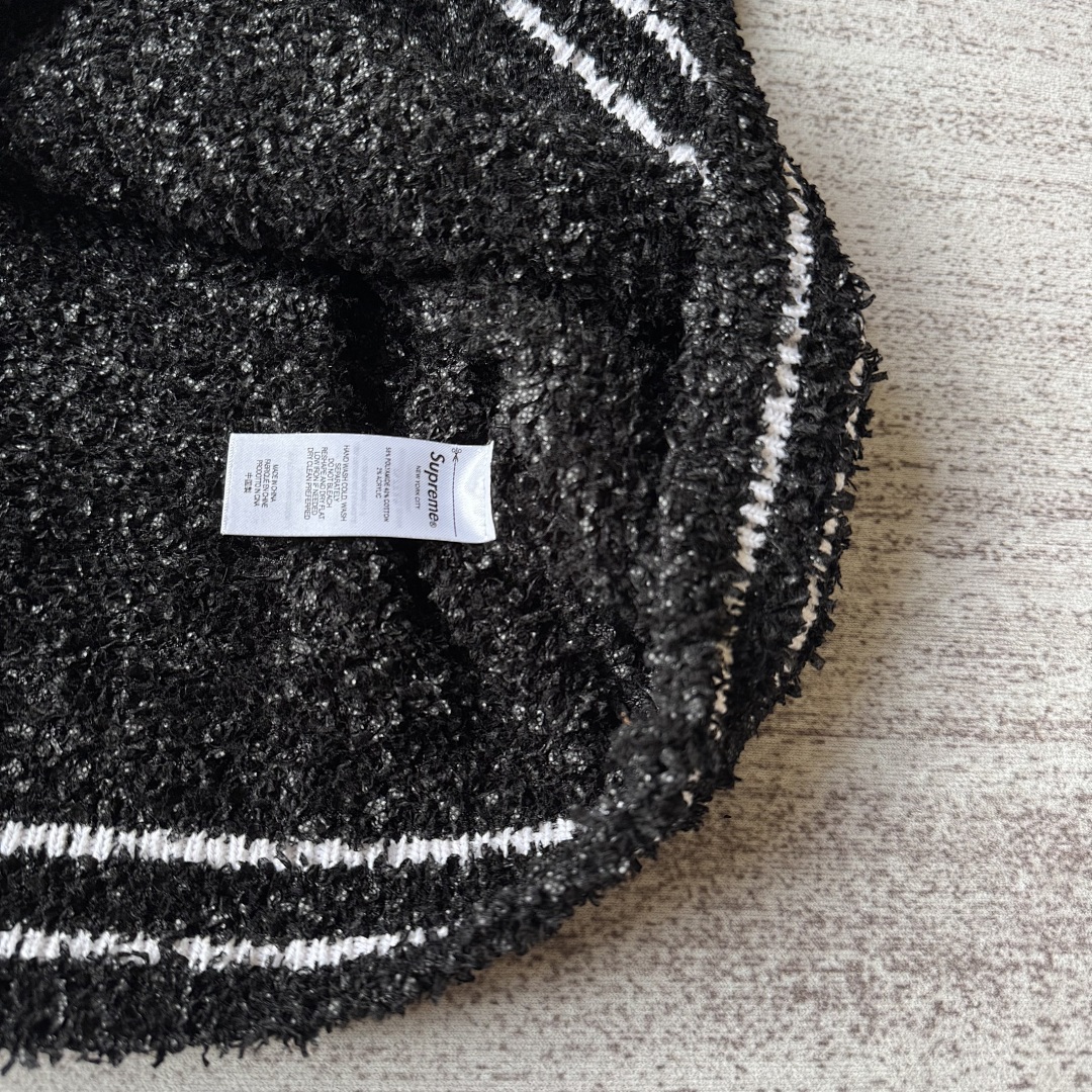 Supreme sweater - Image 14
