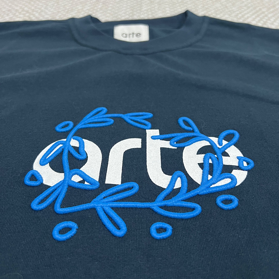 Arte Antwerp flower Tee - Image 11