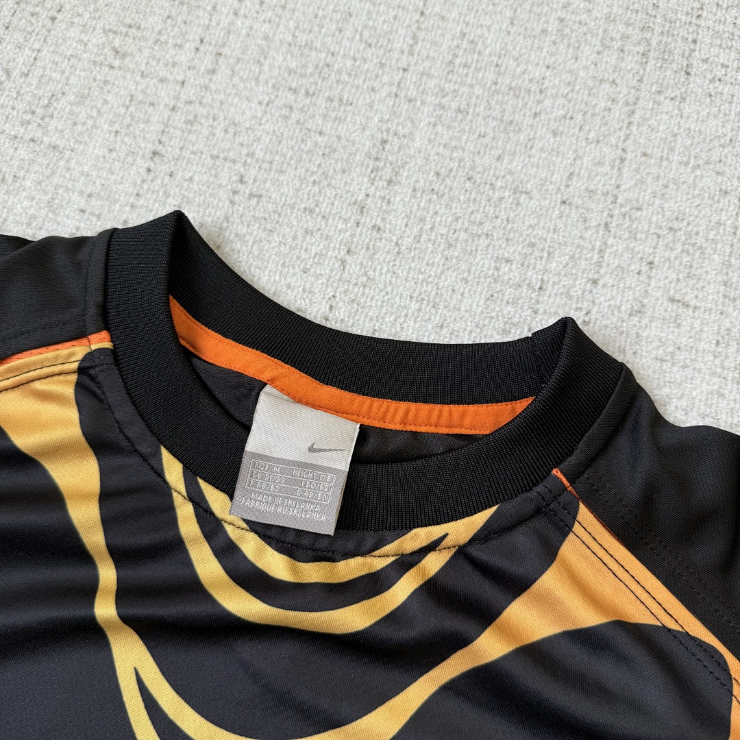 Nike Tn Jersey (Black And Gold) - Image 6