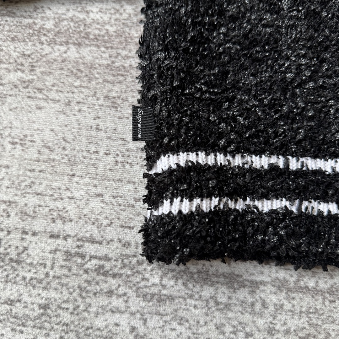 Supreme sweater - Image 10