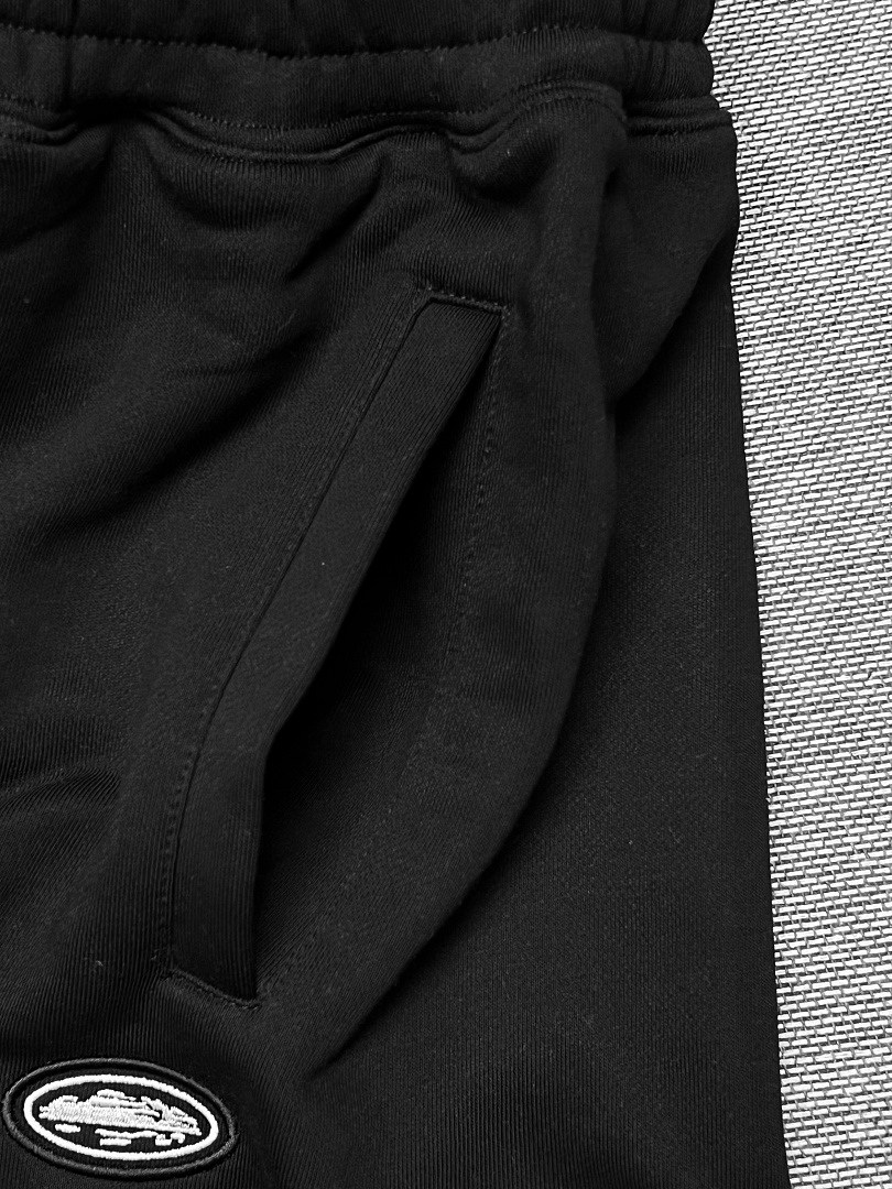 Corteiz Mini Island Sweatshort - Image 13