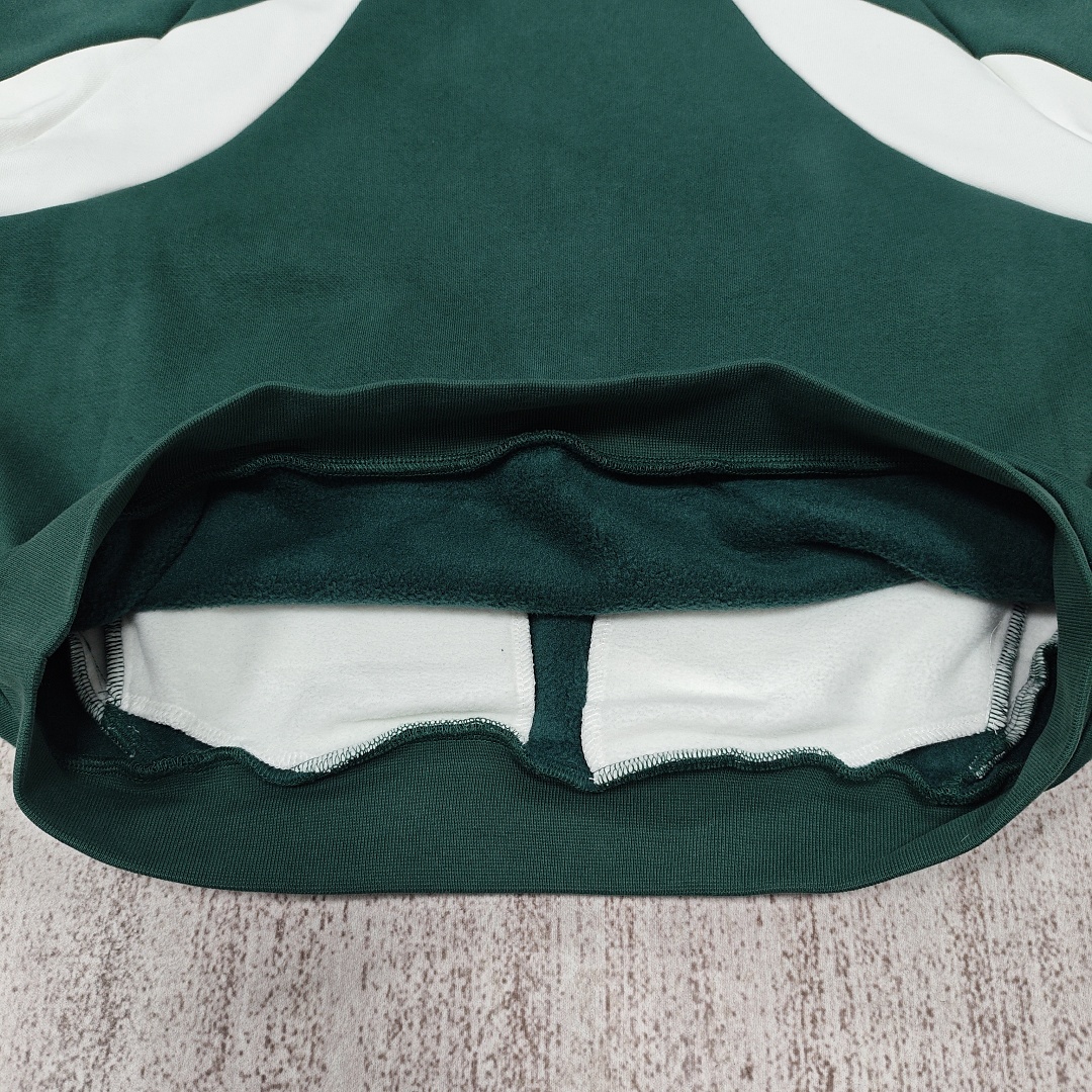 Mertra green top - Image 3