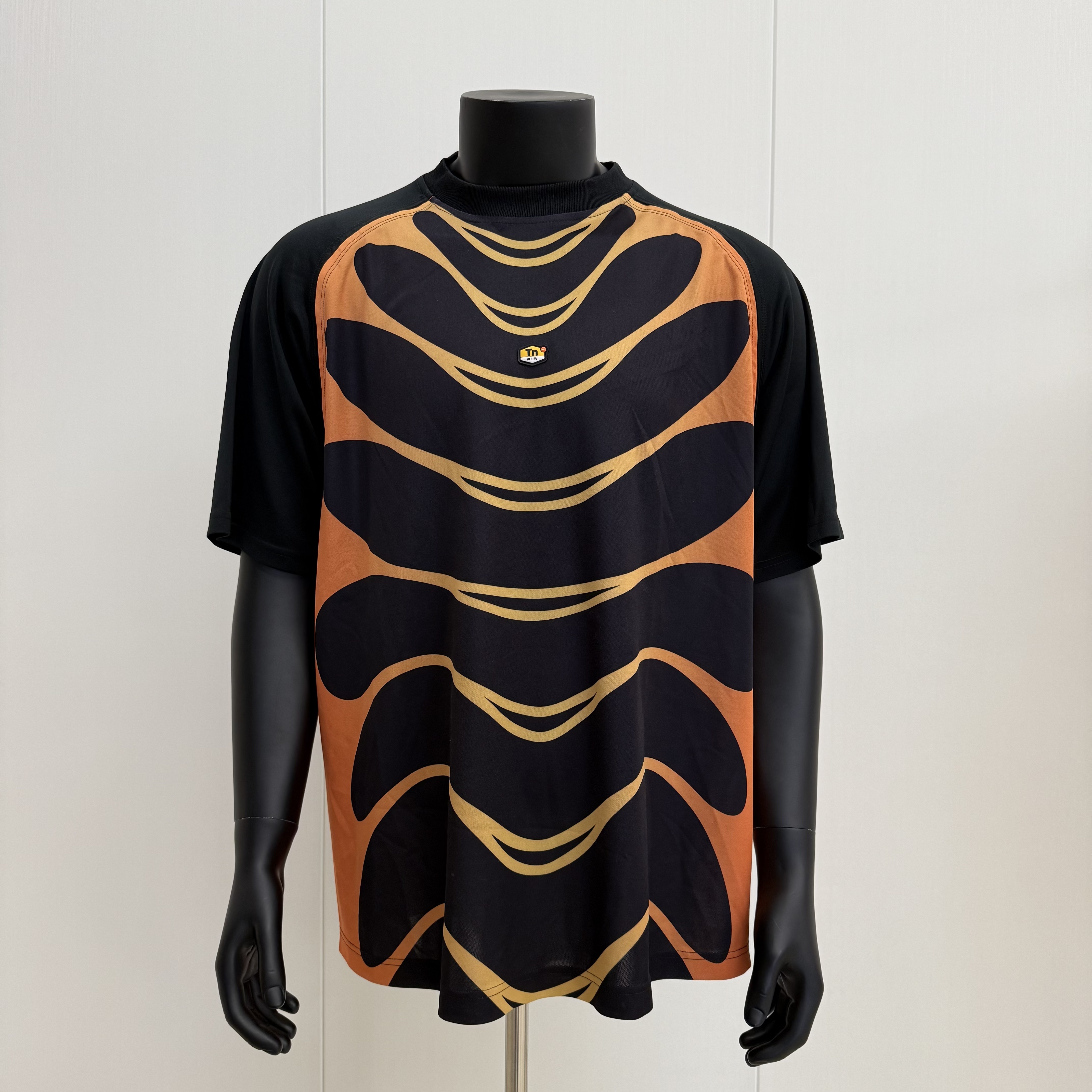 Nike Tn Jersey (Black And Gold) - Image 9