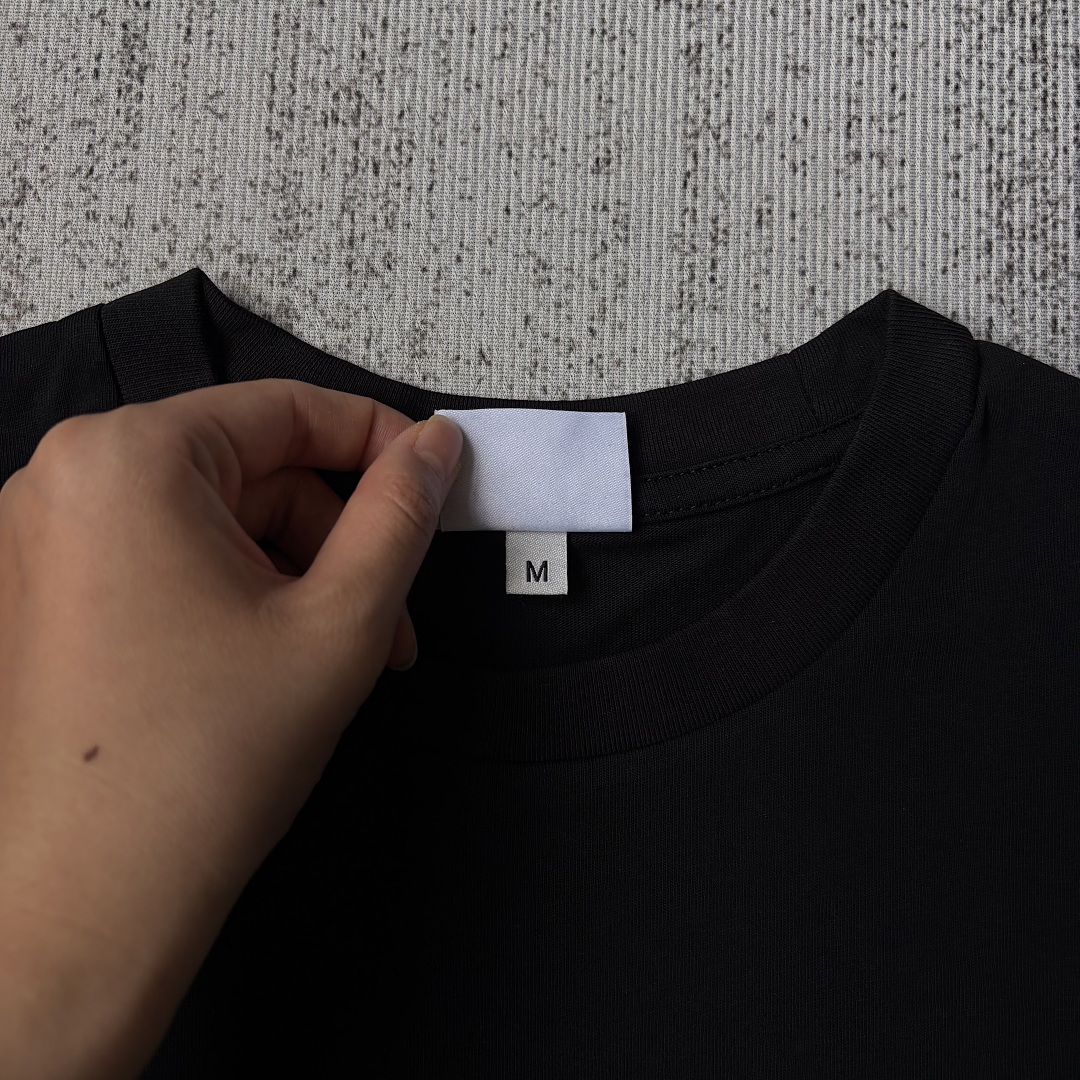 Unbranded SNG Tee - Image 4