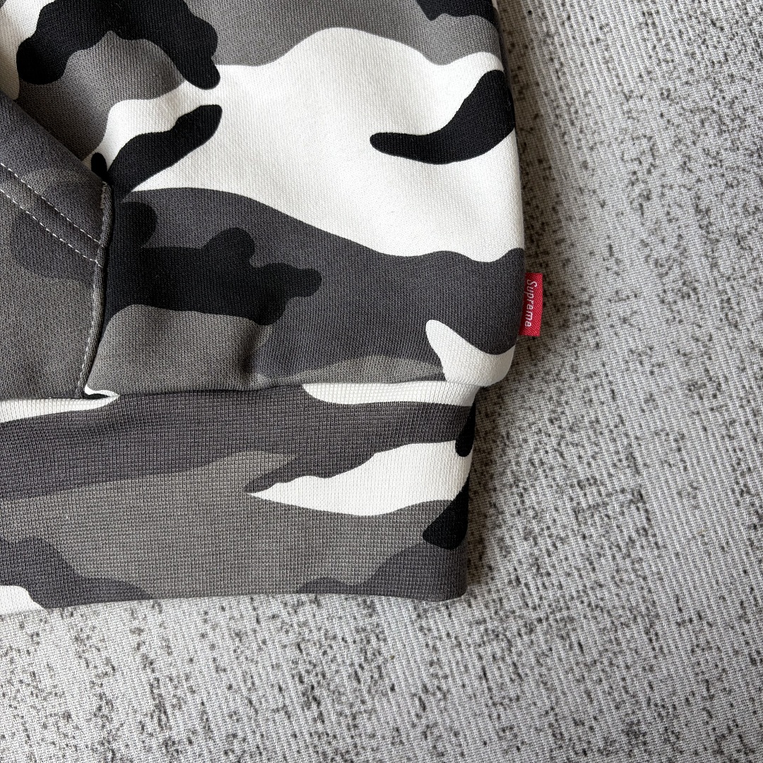 Supreme Zipper Sweatshirt - Image 7