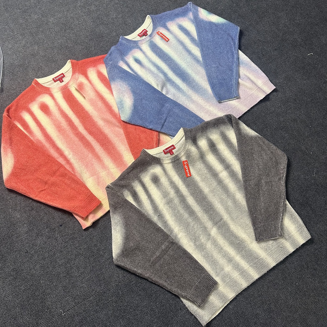 Supreme BLURRED LOGO - Image 18