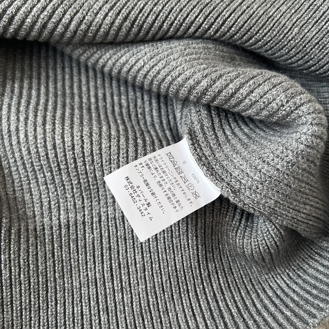 Comme des Garcons Grey Sweater - Image 8