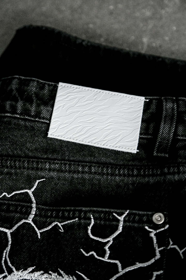 Mobius Tiger Jorts - Image 7