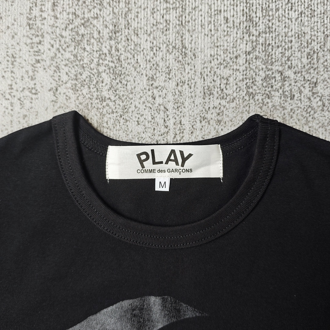 Comme des Garcons PLAY TEE - Image 4