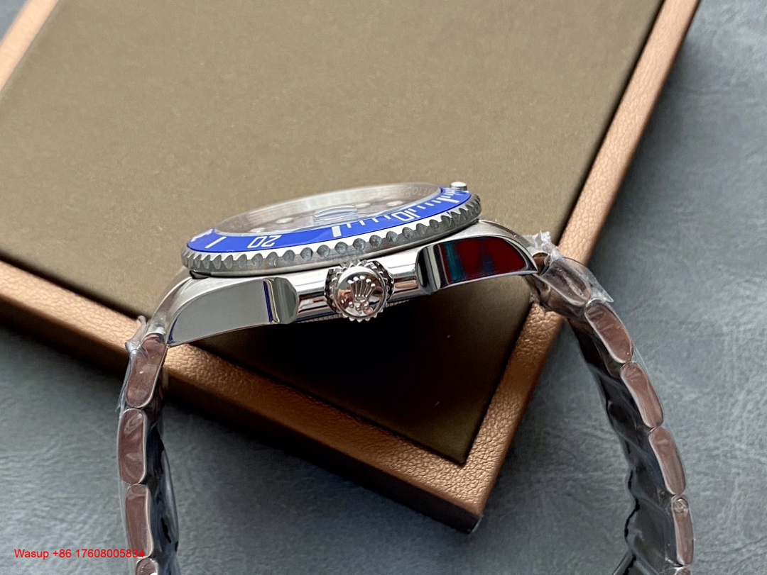 Other Rolex Submariner 116619LB-97209 Blue Dial - Image 4