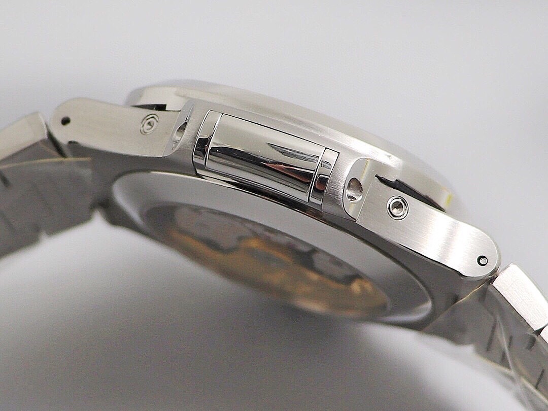 Other Patek Philippe Nautilus 5726 White Dial - Image 6