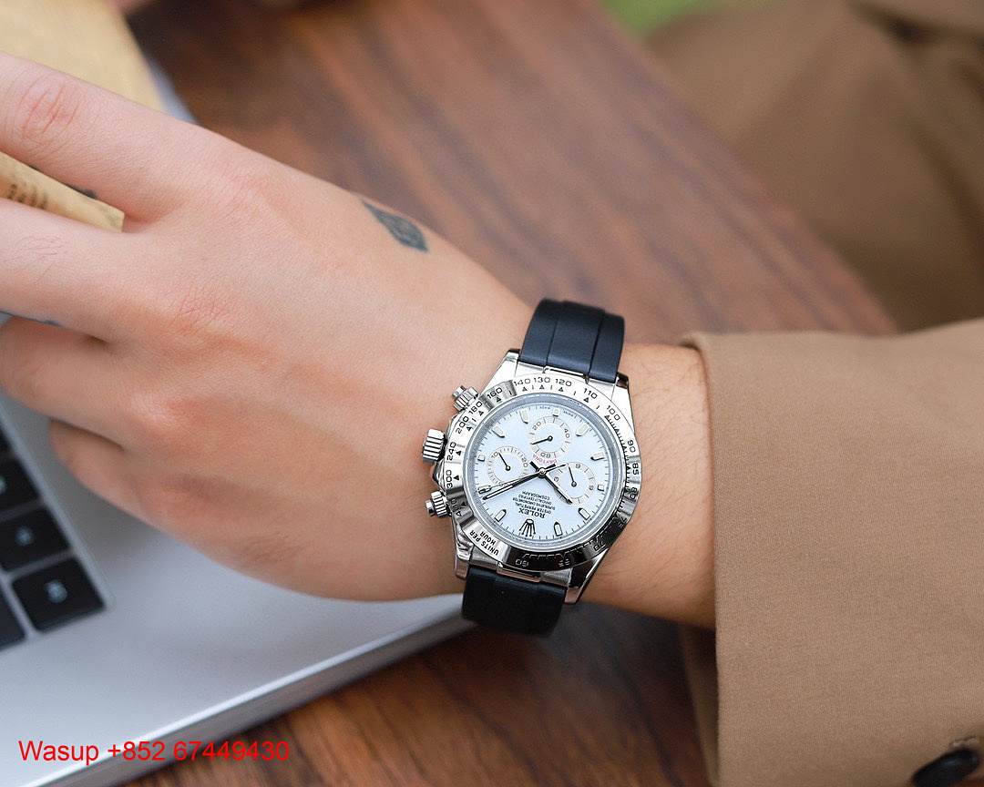 On Running Rolex Cosmograph Daytona 116520 Silver Dial - Image 6