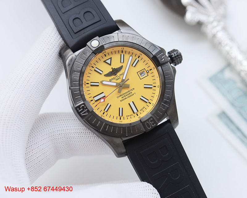 Other Breitling Avenger Blackbird V17310 Yellow Dial, photo 1