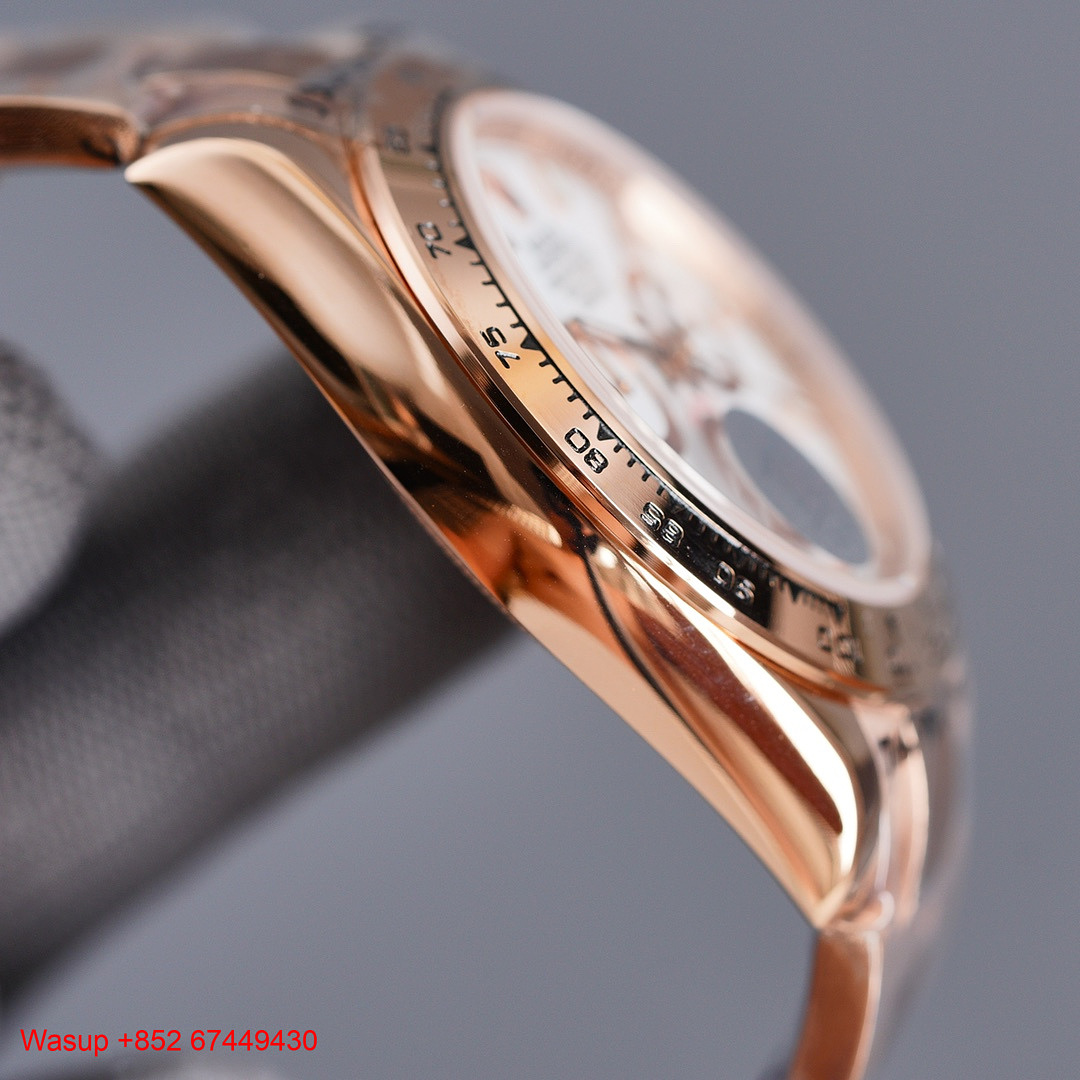 On Running Rolex Cosmograph Daytona Rose Gold White Dial Black Bezel - Image 4