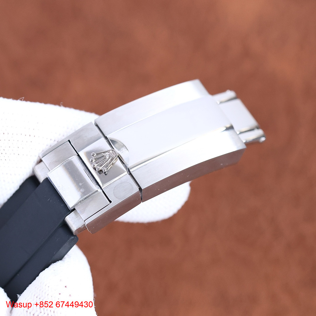 On Running Rolex Cosmograph Daytona 116506 Platinum Ice Blue Diamond Dial - Image 3