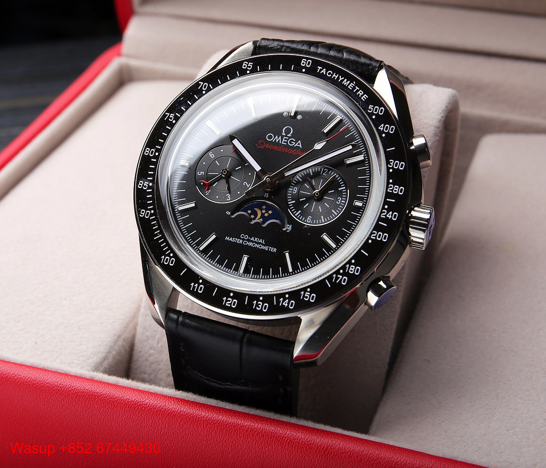 Other Omega Speedmaster Moonphase 304.33.44.52.01.001 Black Dial