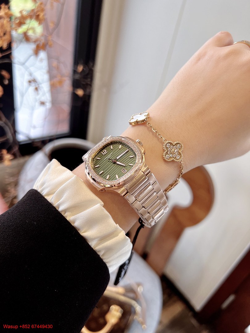Other Patek Philippe Nautilus 7118 Rose (Gold) - Image 5