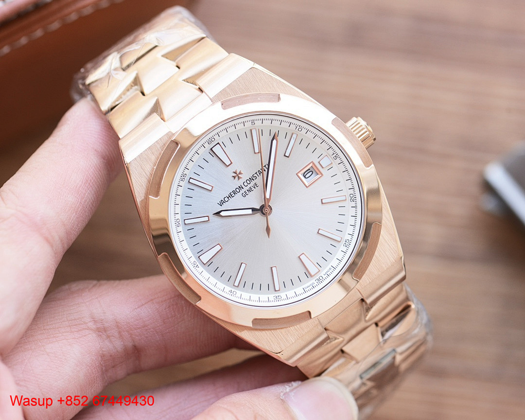 On Running Vacheron Constantin Overseas 4500V Rose Gold White Dial