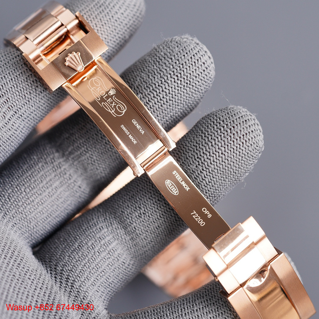On Running Rolex Cosmograph Daytona Rose Gold White Dial Black Bezel - Image 2