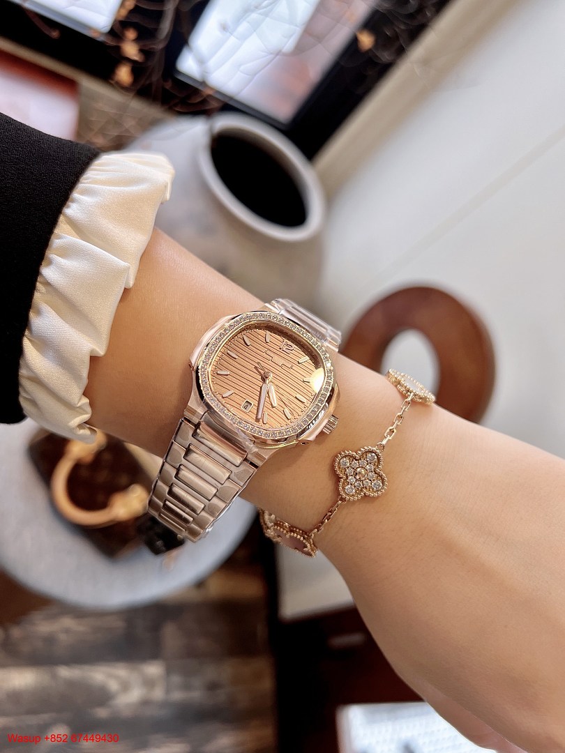 Other Patek Philippe Nautilus 7118 Rose (Gold) - Image 6
