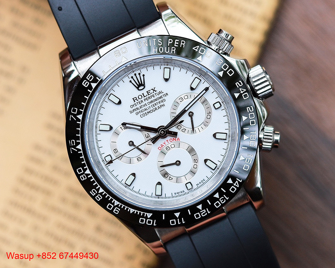 On Running Rolex Cosmograph Daytona M116500LN-0001 Black Bezel