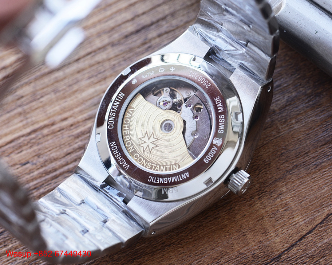On Running Vacheron Constantin Overseas 4500V Stainless Steel Blue Dial - Image 2