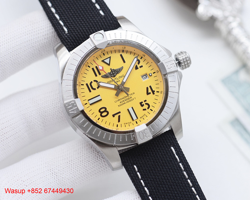 Breitling Avenger II Seawolf A17331101I1A1 Yellow Dial, photo 1